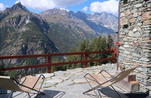 Valtournenche Apartment | Ancienne Bergerie Studio 1 by Interhome