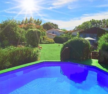 Marigny House | Ancienne forge, aire de loisirs avec piscine