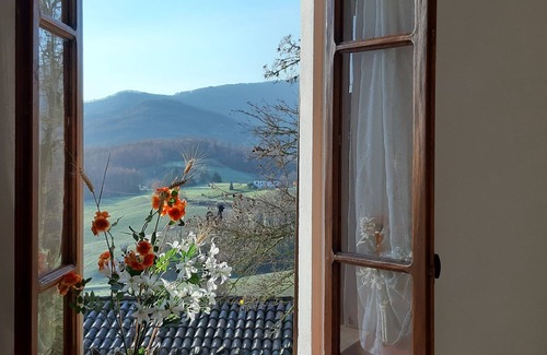 Neviano degli Arduini House | Ancient detached house in a peasant court, on the hills of Parma