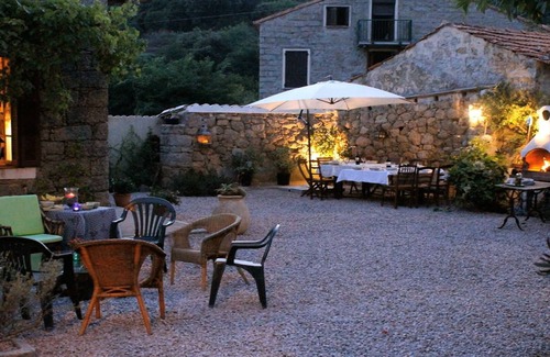 Guarguale House | Ancient stone house in the village