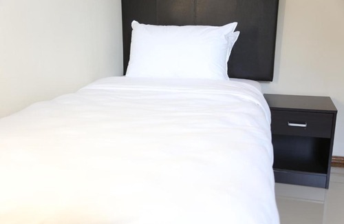 Cape Town City Centre Bed & Breakfast | Andalousse Backpackers beds with out breakfast