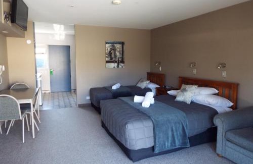 Geraldine Hotel | Andorra Motel