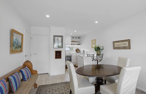 Merivale House | Andover Street Honey