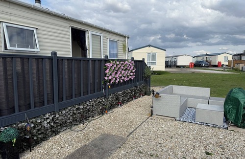 Crowle House | Andrea’s 7 Lakes Retreat static rentalnn7 Lakes Country Park Crowle Lincolnshire