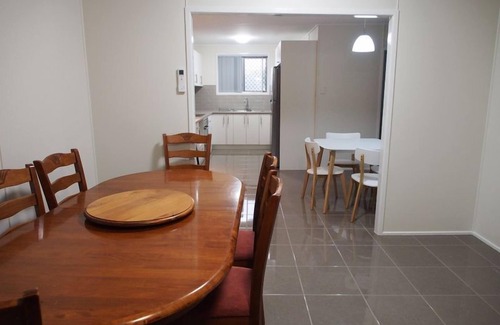 Wilsonton House | Andrew's Place - 3 Bedroom House with Netflix