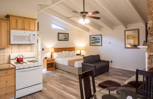 Pacific Grove Hotel | Andril Fireplace Cottages