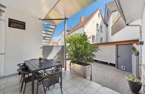 Kaiserslautern Apartment | ANDRISS - Travel & Work - 5 BR - Kitchen - Parking