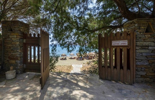 Steniai Villa | Andros 2 down · Sun-rock house by the sea