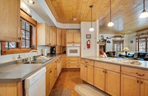 Harshaw House | Andy Lee’s Bearskin Cabin