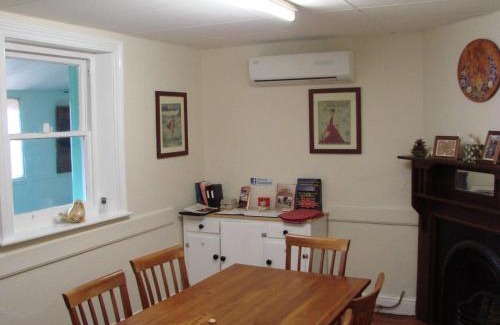 Peterborough House | Andy's Accommodation