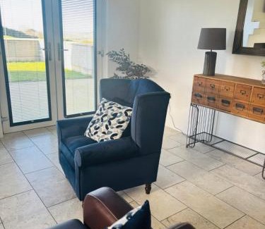 Newry House | Andy's Cottages at the Well