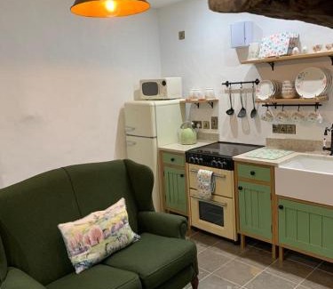 Newry House | Andy's Home Cottage