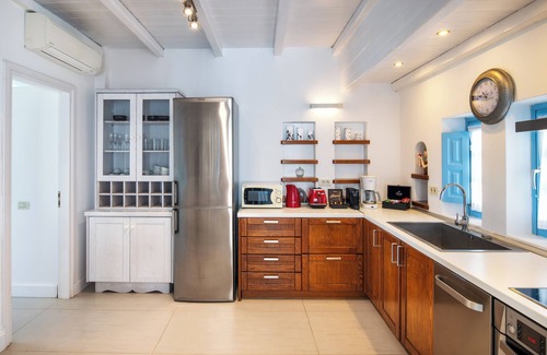 Kamari Hotel | Anema Boutique Hotel & Villas Santorini