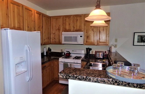 Dillon House | Anemone Townhome 3 Bed 3 Bath