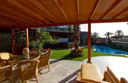 Mogan Villa | Anfi Tauro, Private Pool, Hot Tub in pretty garden