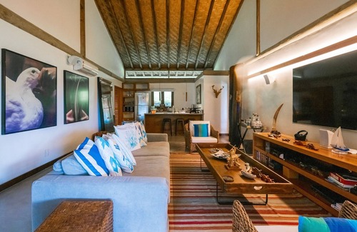 Ilha Grande Villa | Ang003 - Luxurious beachfront property in Ilha Grande