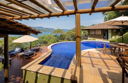 Angra dos Reis Villa | Ang014 - Beautiful 6 bedroom house with wide views in Angra