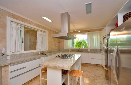 Mambucaba Villa | Ang046 - Beautiful beachfront mansion in Angra dos Reis