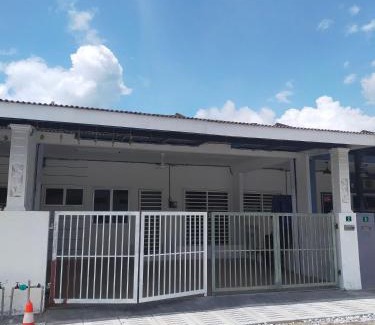 Tanjung Malim House | Angah Homestay