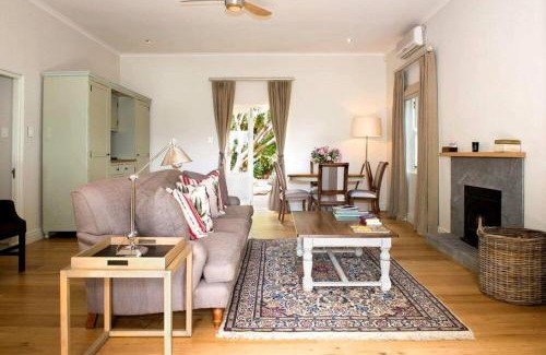 Simondium Hotel | Angala