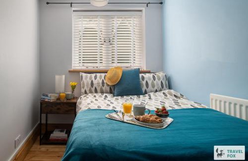 Alton House | Angel Cottage - 5 mins drive to Alton Towers!