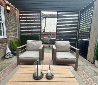 Arundel House | Angel Cottage in stunning Arundel