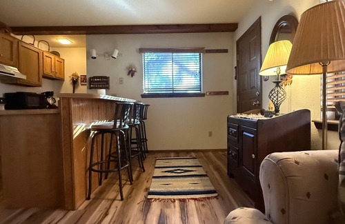 Angel Fire Condo | Angel Fire Mountain Retreat! Cozy 2 bedroom, 2 bath condo, sleeps 6 people.