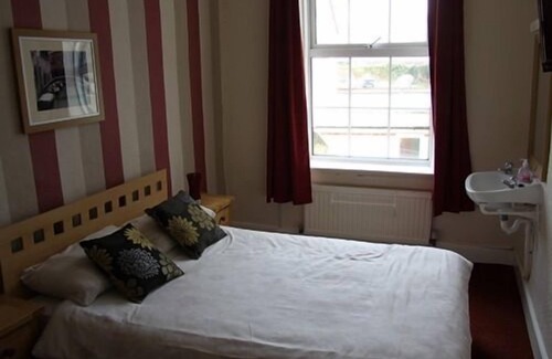 Tiverton Bed & Breakfast | Angel Guest House