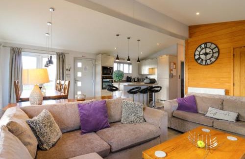 Fornham St Genevieve House | Angel Lodge - No 27