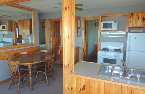 Cape Vincent Resort | Angel Rock Waterfront Cottages