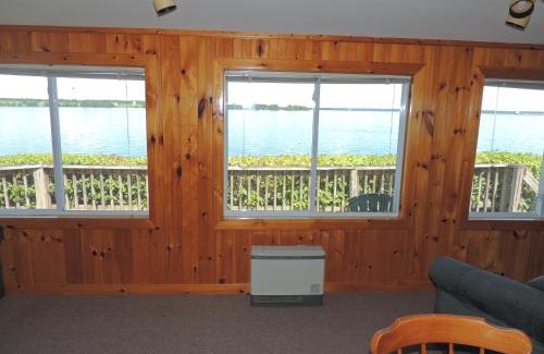 Cape Vincent Resort | Angel Rock Waterfront Cottages