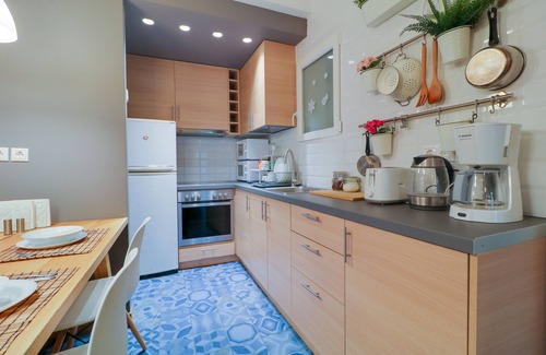 Athens City Centre Apartment | Angel's Big Apt☆3min to Metro☆AC☆Netflix☆iMac☆PS4☆
