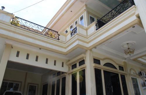 Pineleng House | Angela Homestay Manado