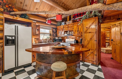 Green Mountain House | Angela's Garden and Cabin 1