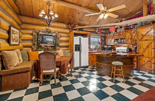 Green Mountain House | Angela's Garden and Cabin 1