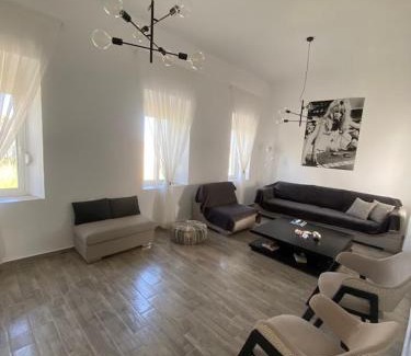 Gennadi House | Angelica Residence
