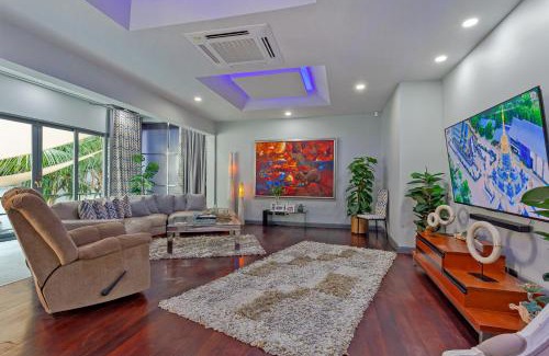Pratumnak Hill Villa | Angels-Villa-Pattaya-Near-Walking-Street-4bed-8-People