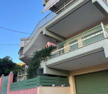 Kiveri House | Angie’s apartment