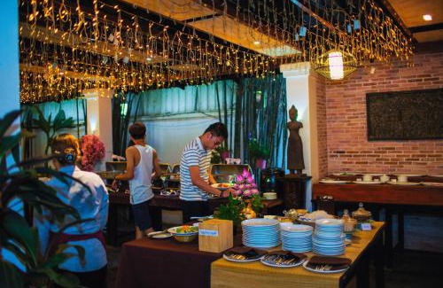 Wat Bo Area Hotel | Angkor Land House