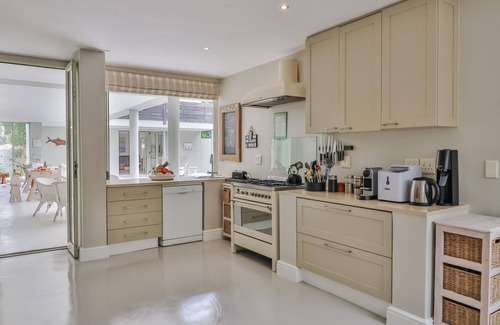 Chanteclair House | Angle Sea - large families, near Langbaai Beach