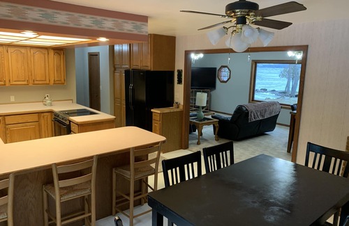 Merriweather House | Anglers Cove 4 Bedroom 3 Bath 333’ Frontage Lake Gogebic All Sports 4 Season