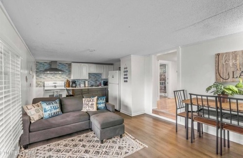 Dayton Apartment | Anglers Paradise. Couples Retreat.