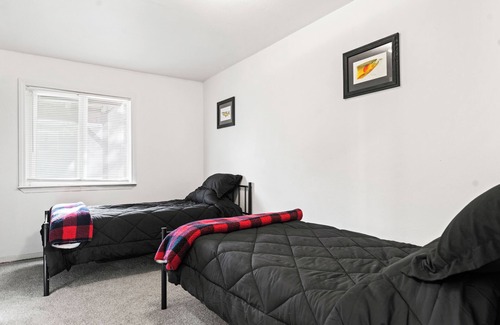 Fort Smith Bed & Breakfast | Anglers Rest, Cozy 2 bed,2 bath. All you need for a good time on & off the water