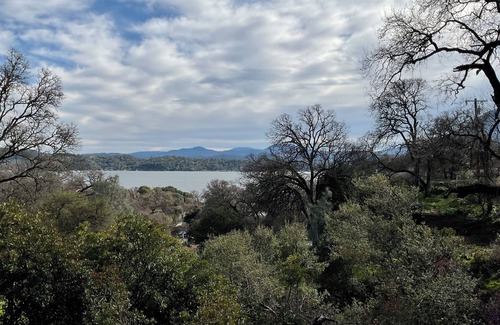 Clear Lake House | Angler’s Retreat n2-bedroom house in charming Clearlake Oaks with WiFi, AC