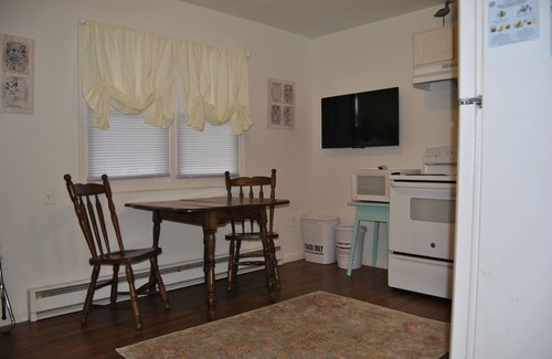 Anglesea Apartment | Anglesea Escape - Easy walk to Scenic Seawall, Beaches, Restaurants and Bars!