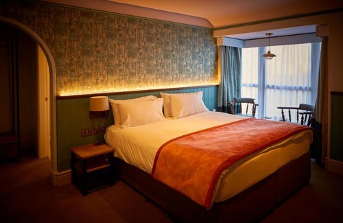 Menai Bridge Hotel | Anglesey Arms Hotel