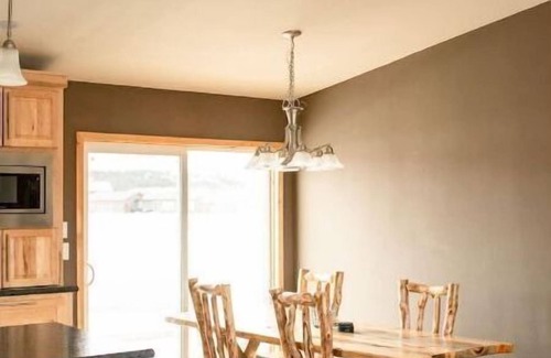 Hot Springs House | Angostura lake getaway