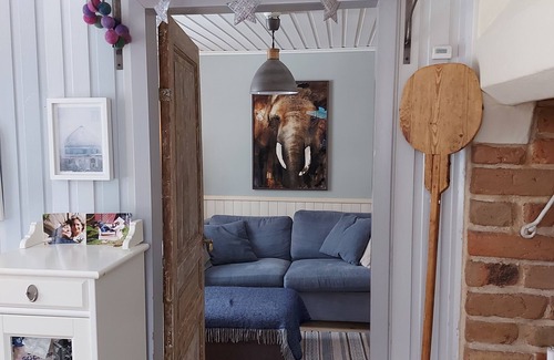 Vaxholm House | Ängsyran shoemakerer´s cottage from 1879 idyllic located, quiet country setting