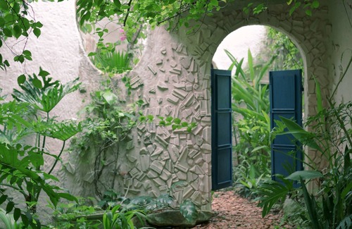Hue House | Anhien Hue homestay - A dreamy pink house nestled within a natural garden