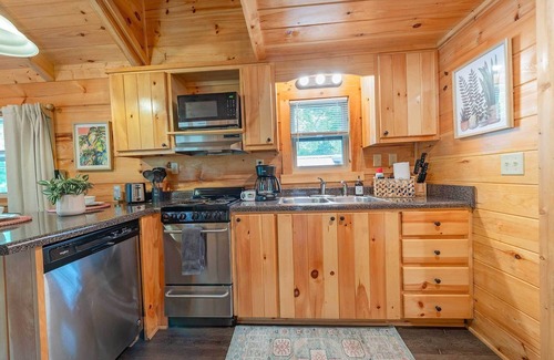 Chattanooga Apartment | Ani Cabin | Tiny Home Bordered by National Forest